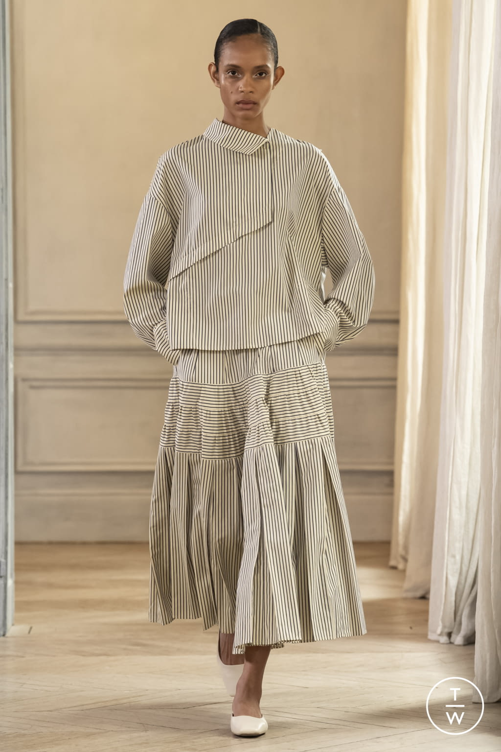 Fashion Week Paris Spring/Summer 2022 look 20 from the Dawei collection womenswear