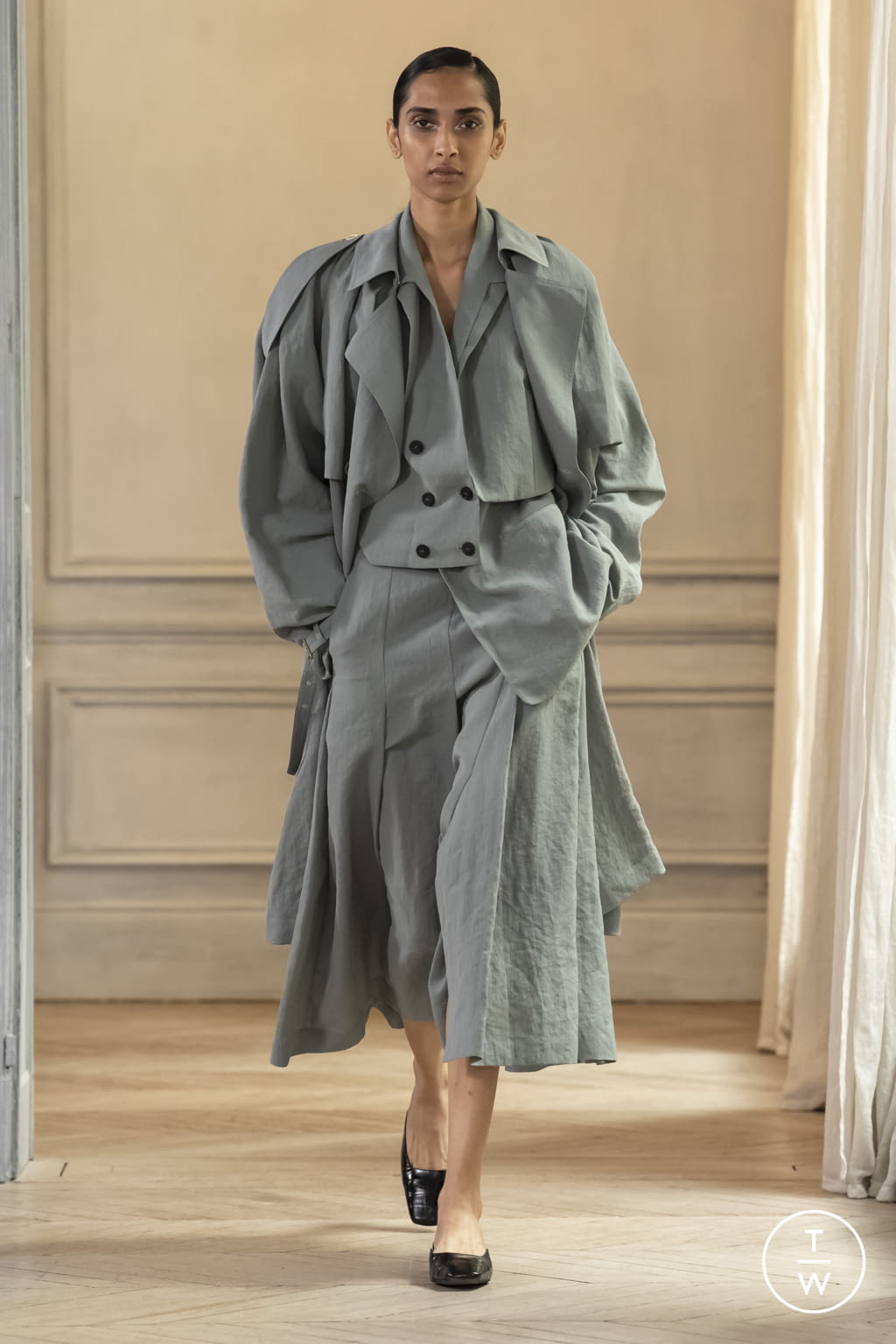 Fashion Week Paris Spring/Summer 2022 look 22 from the Dawei collection womenswear