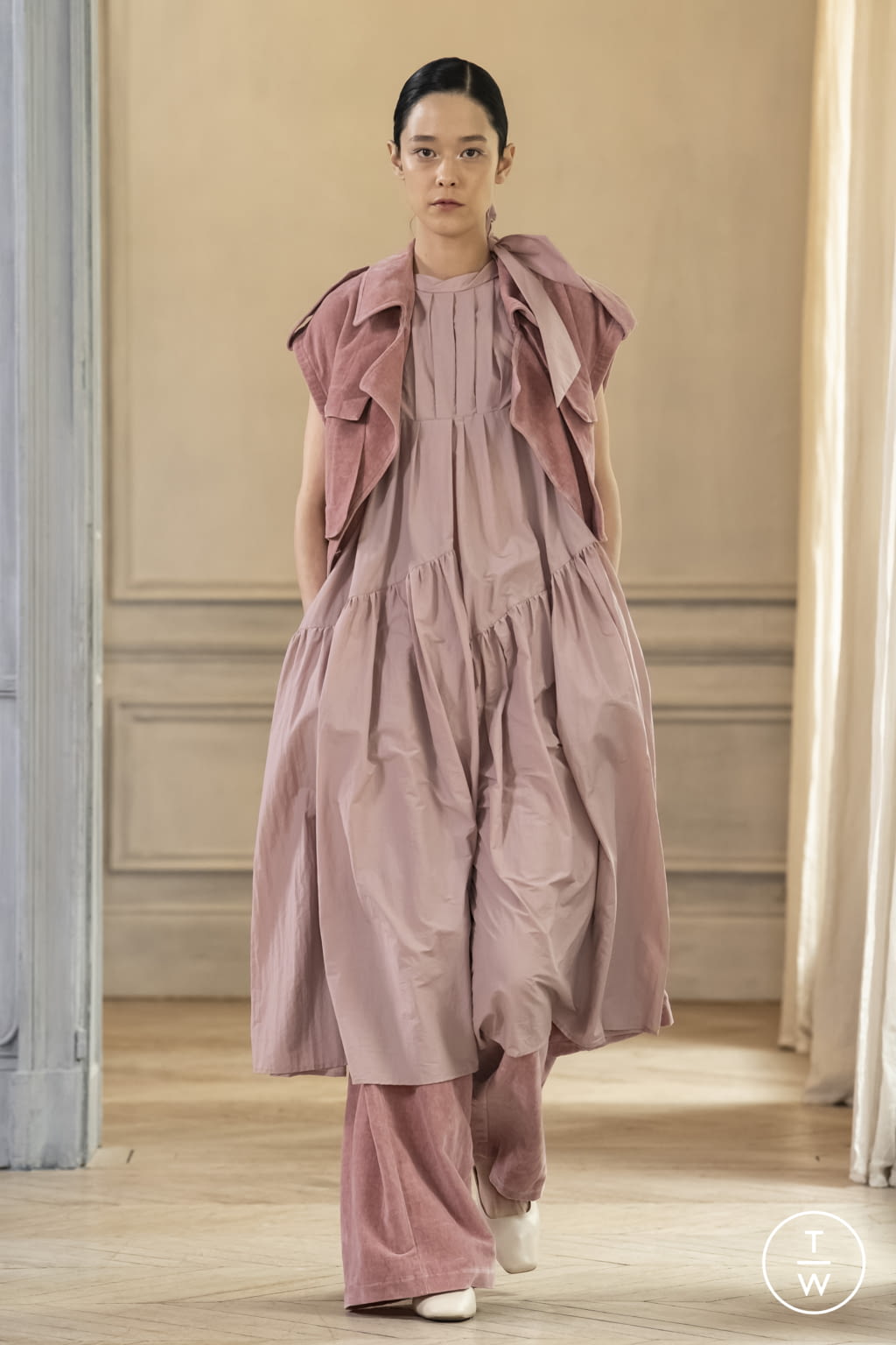 Fashion Week Paris Spring/Summer 2022 look 27 from the Dawei collection 女装