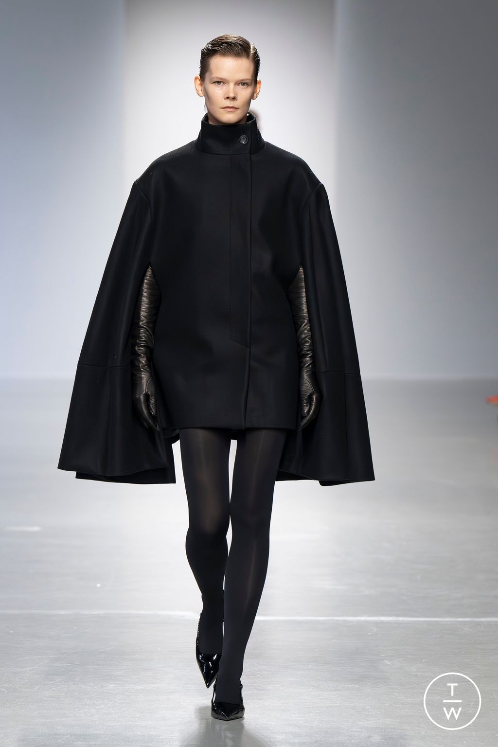 Fashion Week Paris Fall/Winter 2024 look 1 de la collection Dawei womenswear