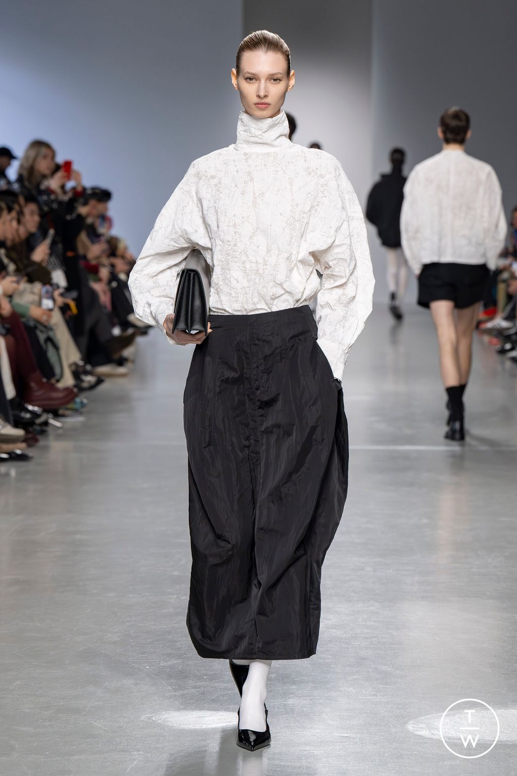 Fashion Week Paris Fall/Winter 2024 look 7 de la collection Dawei womenswear