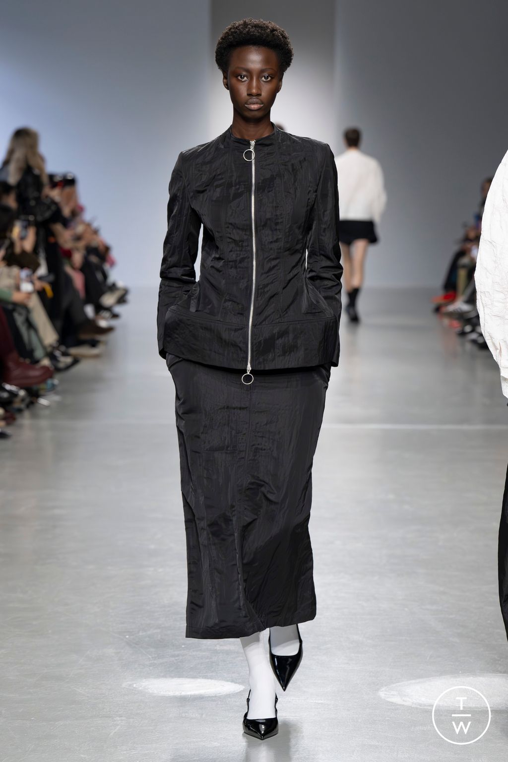 Fashion Week Paris Fall/Winter 2024 look 8 de la collection Dawei womenswear