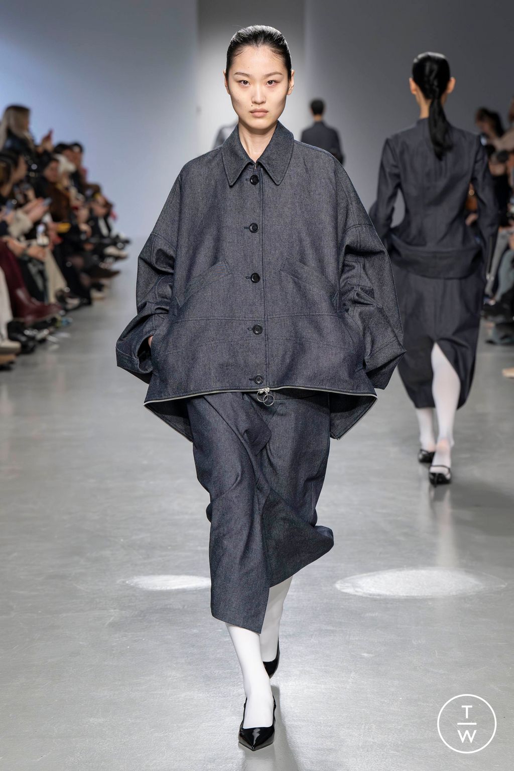 Fashion Week Paris Fall/Winter 2024 look 21 de la collection Dawei womenswear