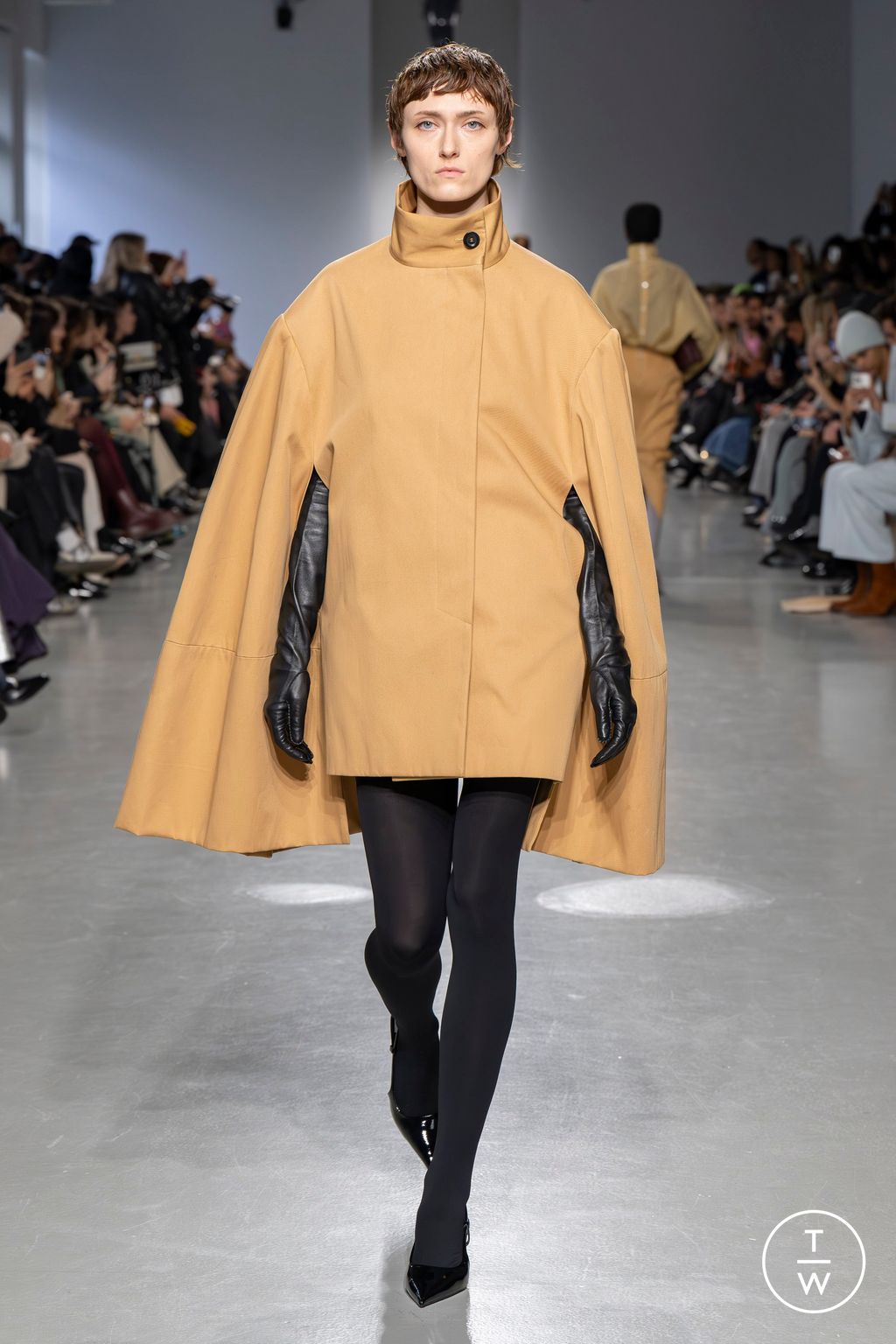 Fashion Week Paris Fall/Winter 2024 look 27 de la collection Dawei womenswear
