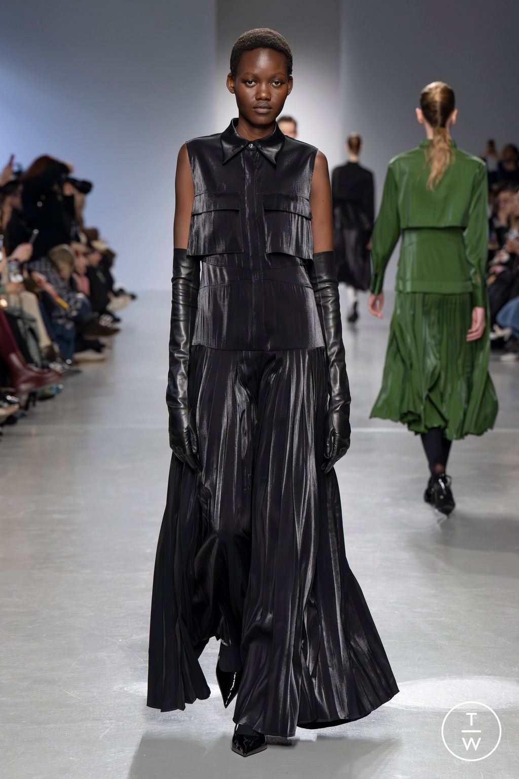 Fashion Week Paris Fall/Winter 2024 look 46 de la collection Dawei womenswear