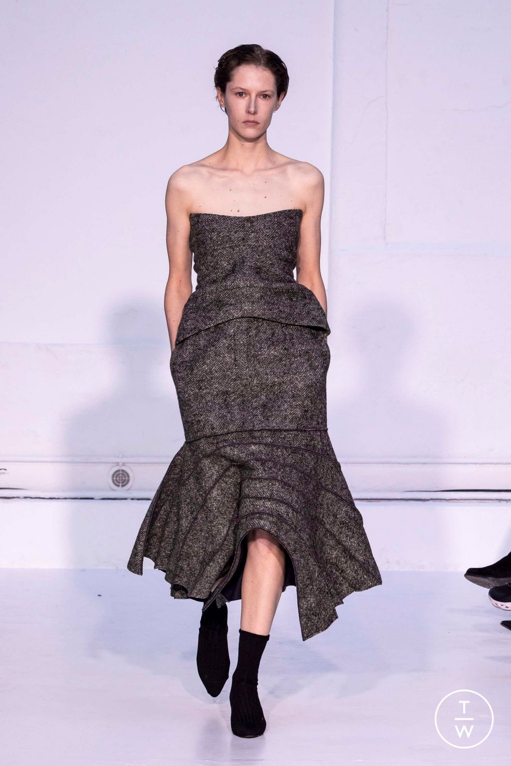 Fashion Week Paris Fall/Winter 2023 look 6 de la collection Dawei womenswear