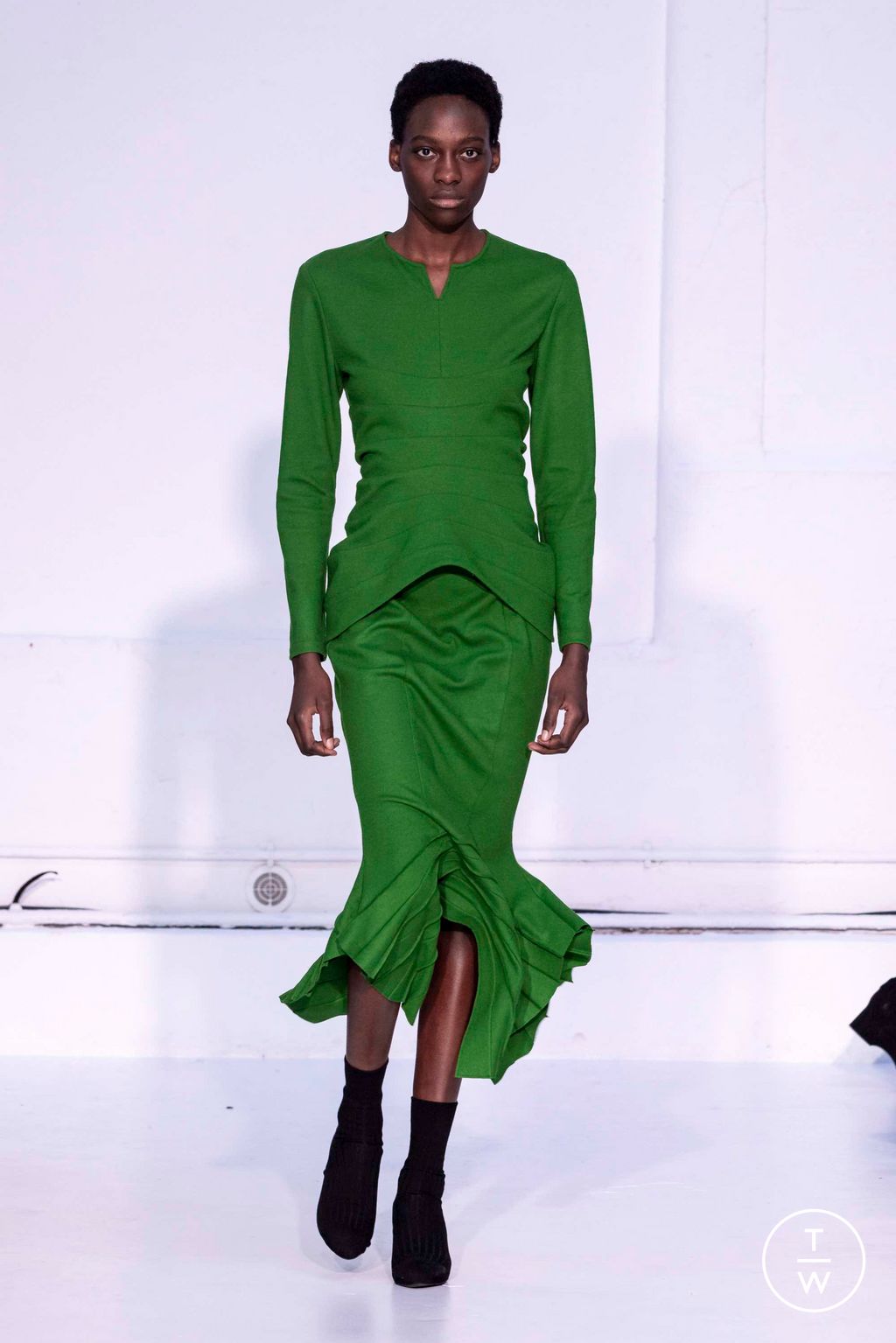 Fashion Week Paris Fall/Winter 2023 look 12 from the Dawei collection womenswear