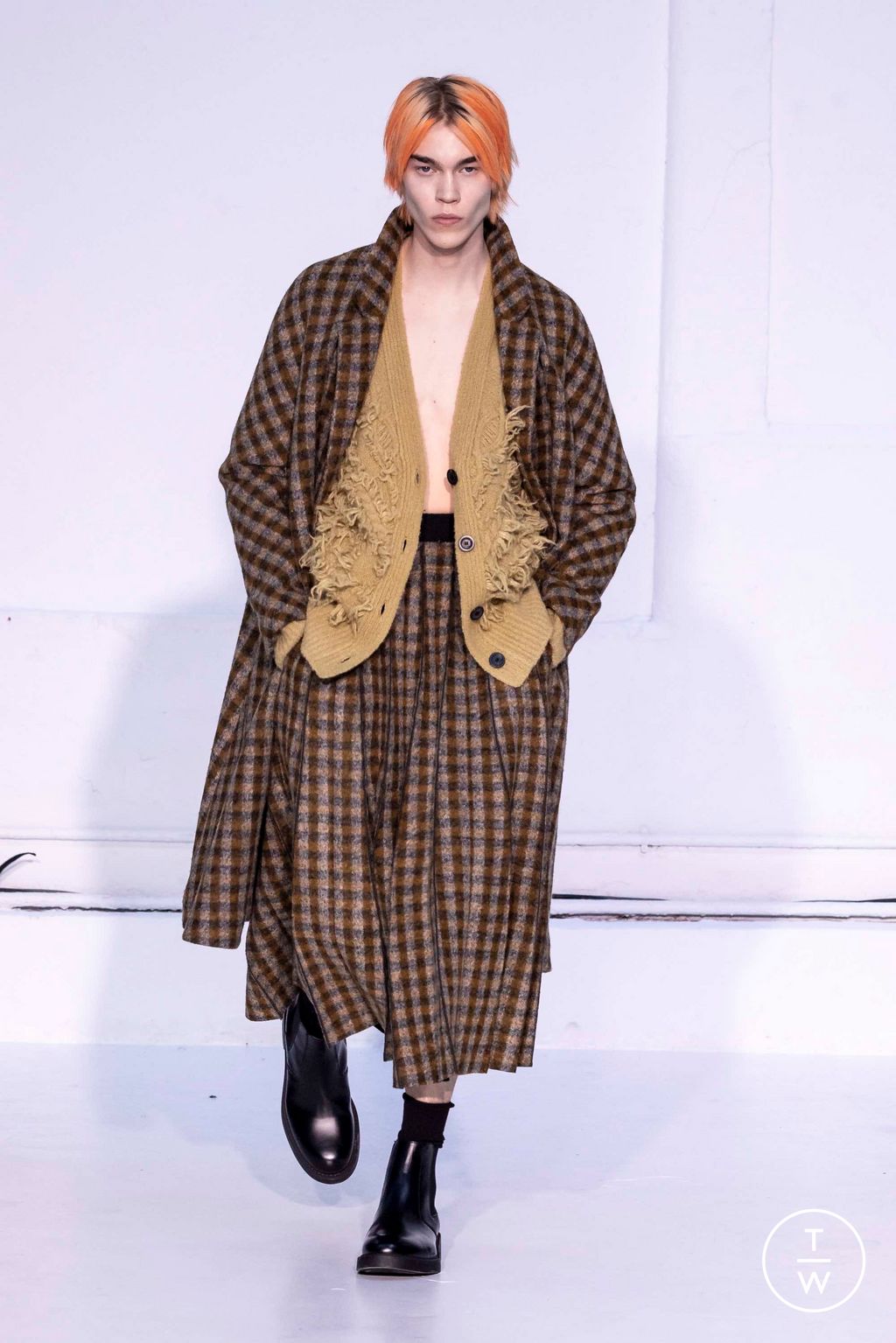 Fashion Week Paris Fall/Winter 2023 look 19 from the Dawei collection womenswear
