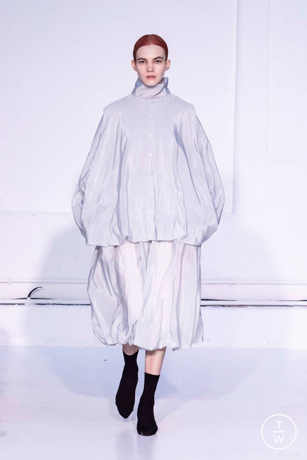 Fashion Week Paris Fall/Winter 2023 look 30 de la collection Dawei womenswear
