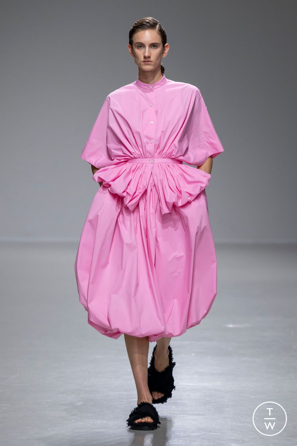 Fashion Week Paris Spring/Summer 2024 look 2 de la collection Dawei womenswear
