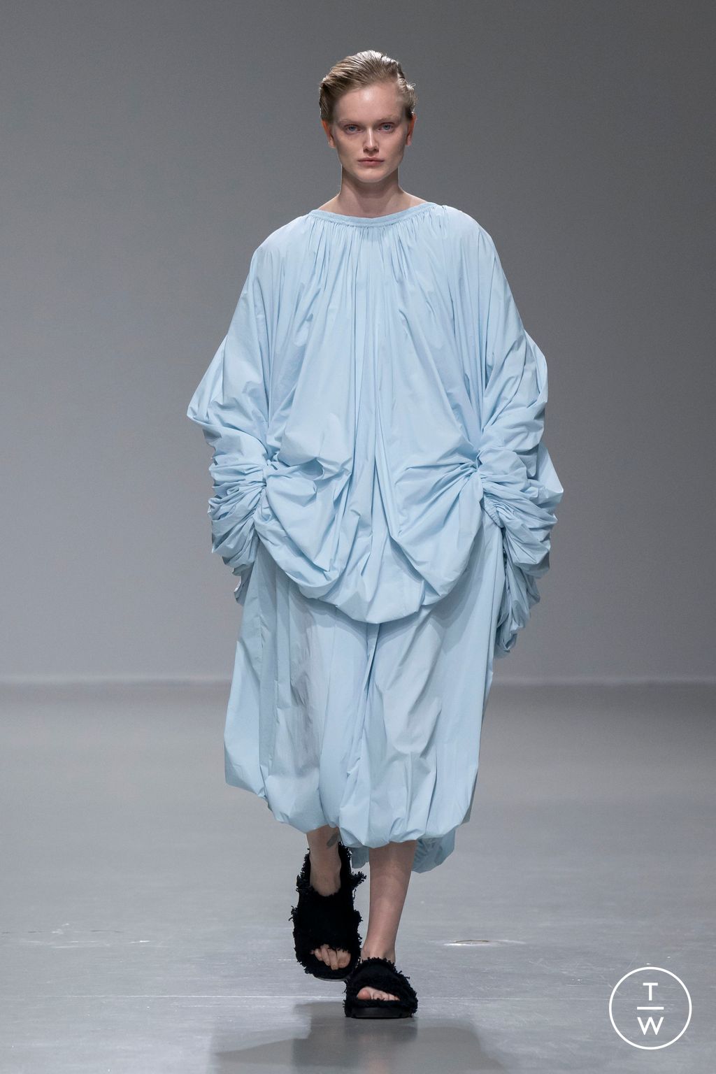 Fashion Week Paris Spring/Summer 2024 look 4 from the Dawei collection 女装