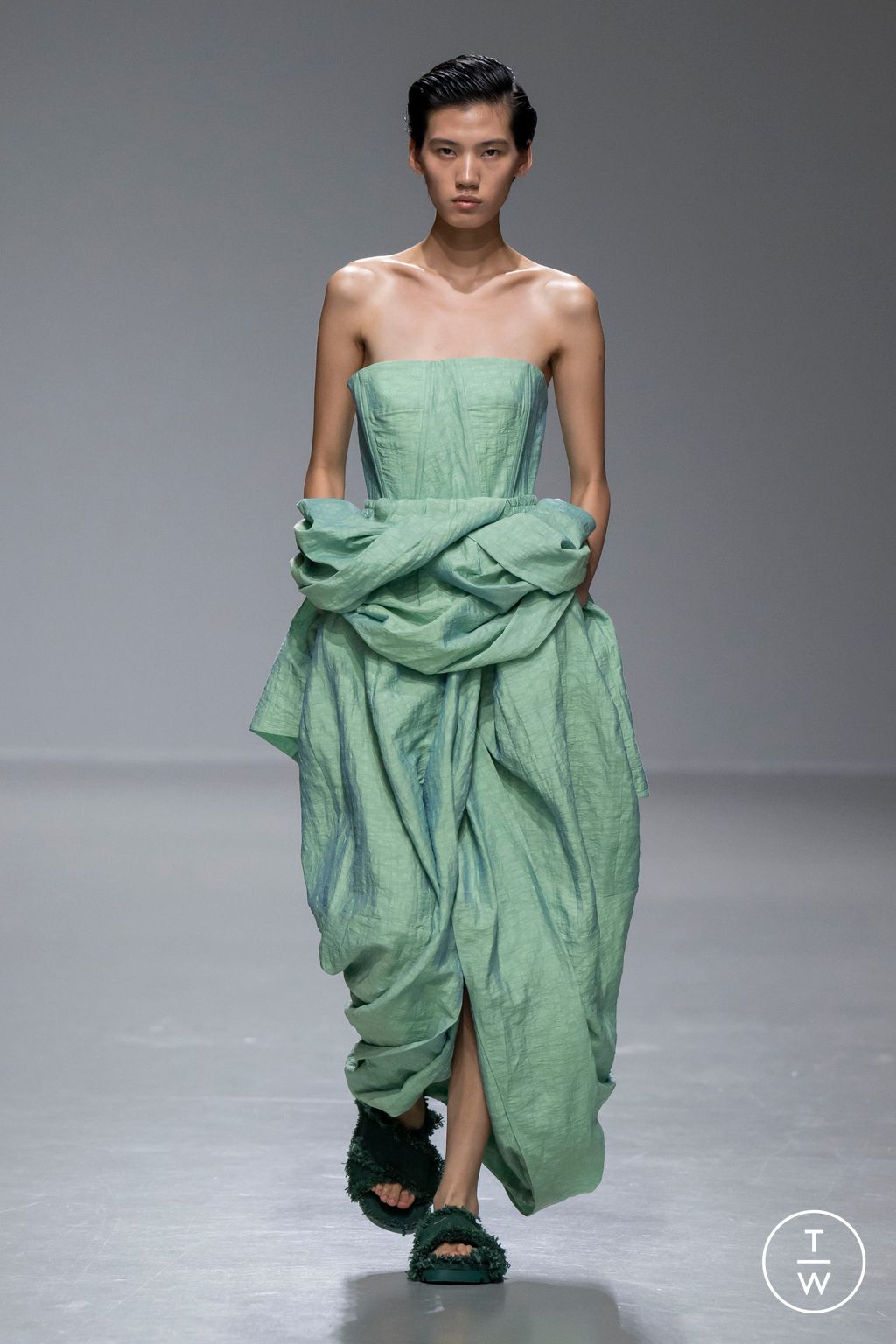 Fashion Week Paris Spring/Summer 2024 look 7 from the Dawei collection womenswear