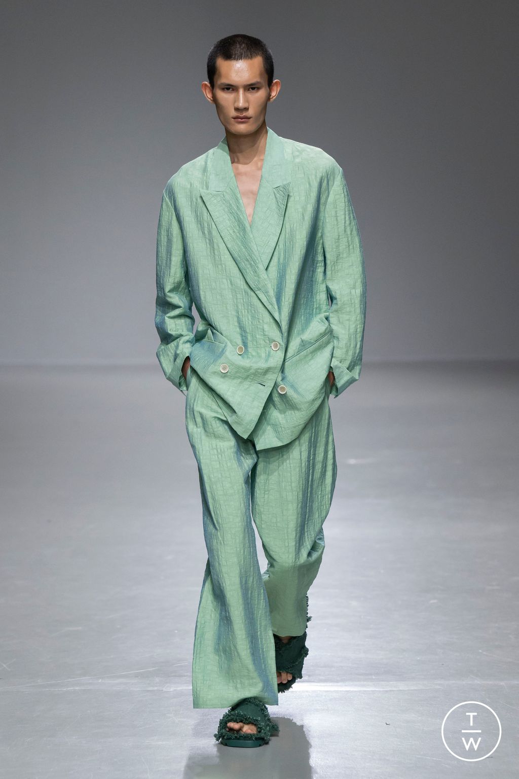 Fashion Week Paris Spring/Summer 2024 look 8 from the Dawei collection womenswear
