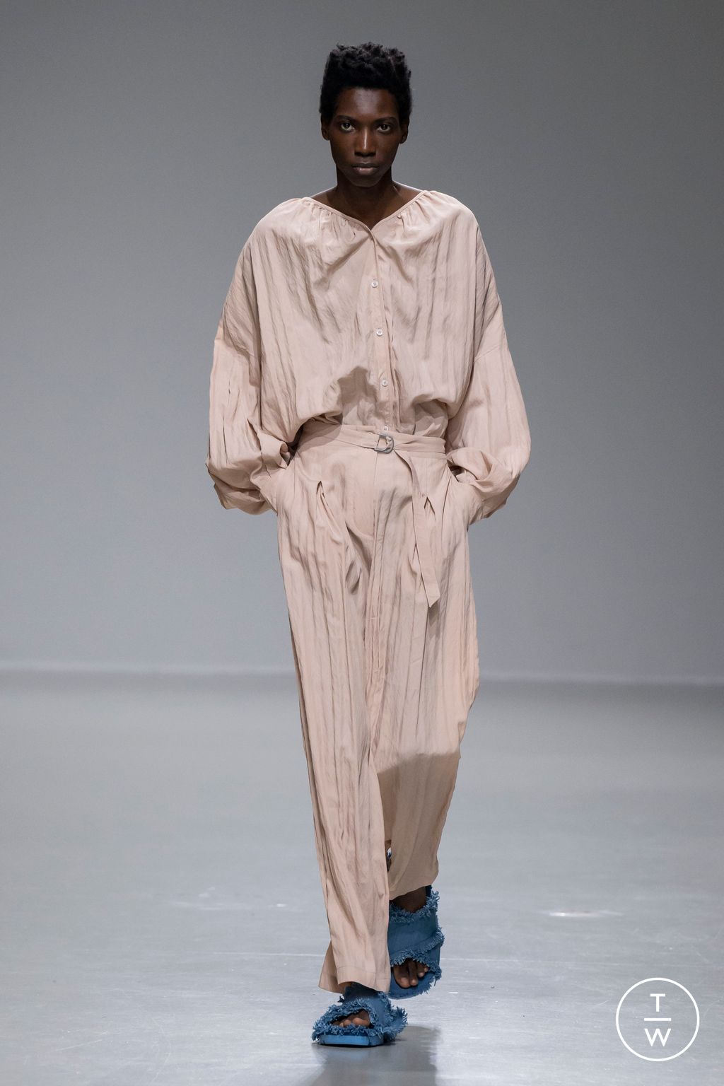 Fashion Week Paris Spring/Summer 2024 look 13 from the Dawei collection 女装