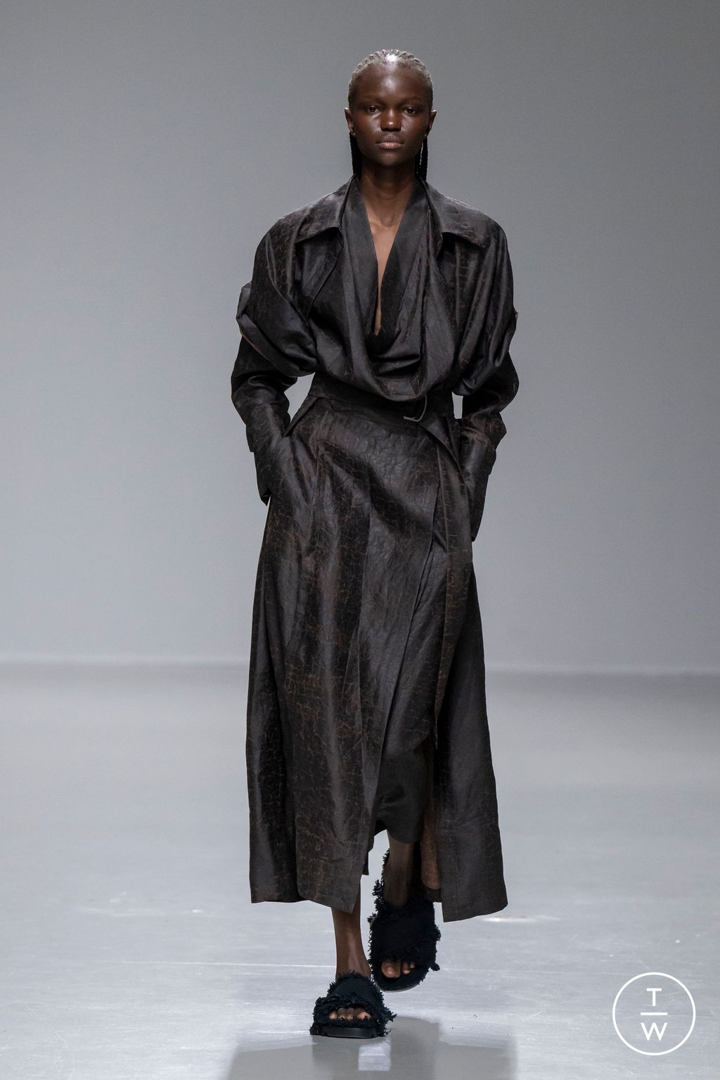 Fashion Week Paris Spring/Summer 2024 look 14 from the Dawei collection 女装