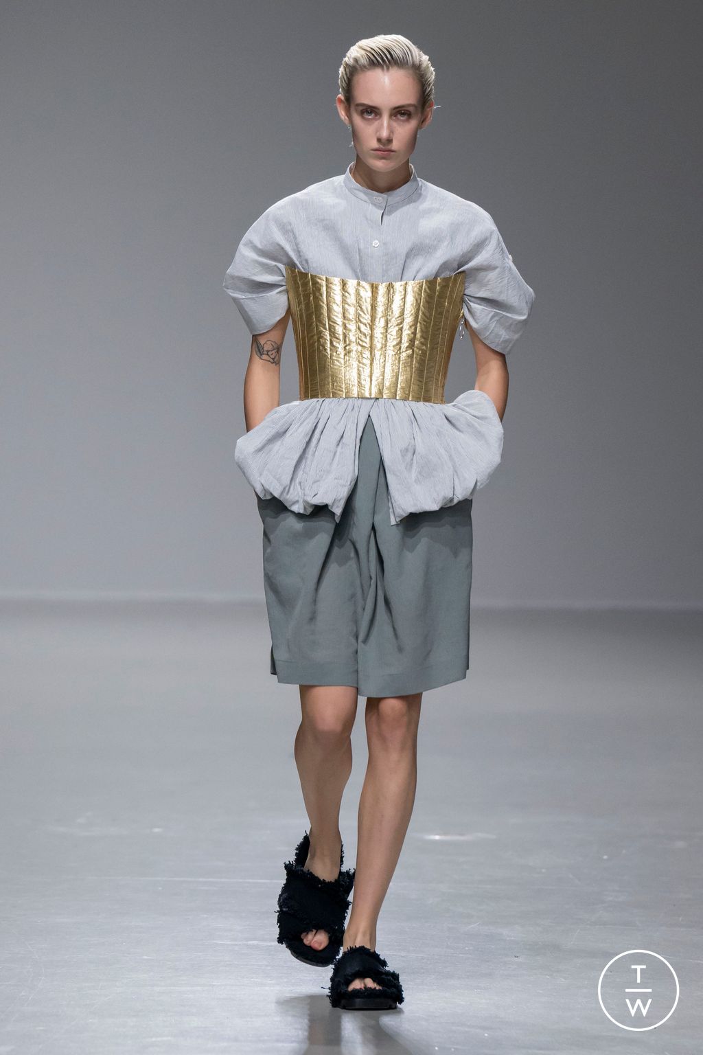 Fashion Week Paris Spring/Summer 2024 look 20 from the Dawei collection 女装