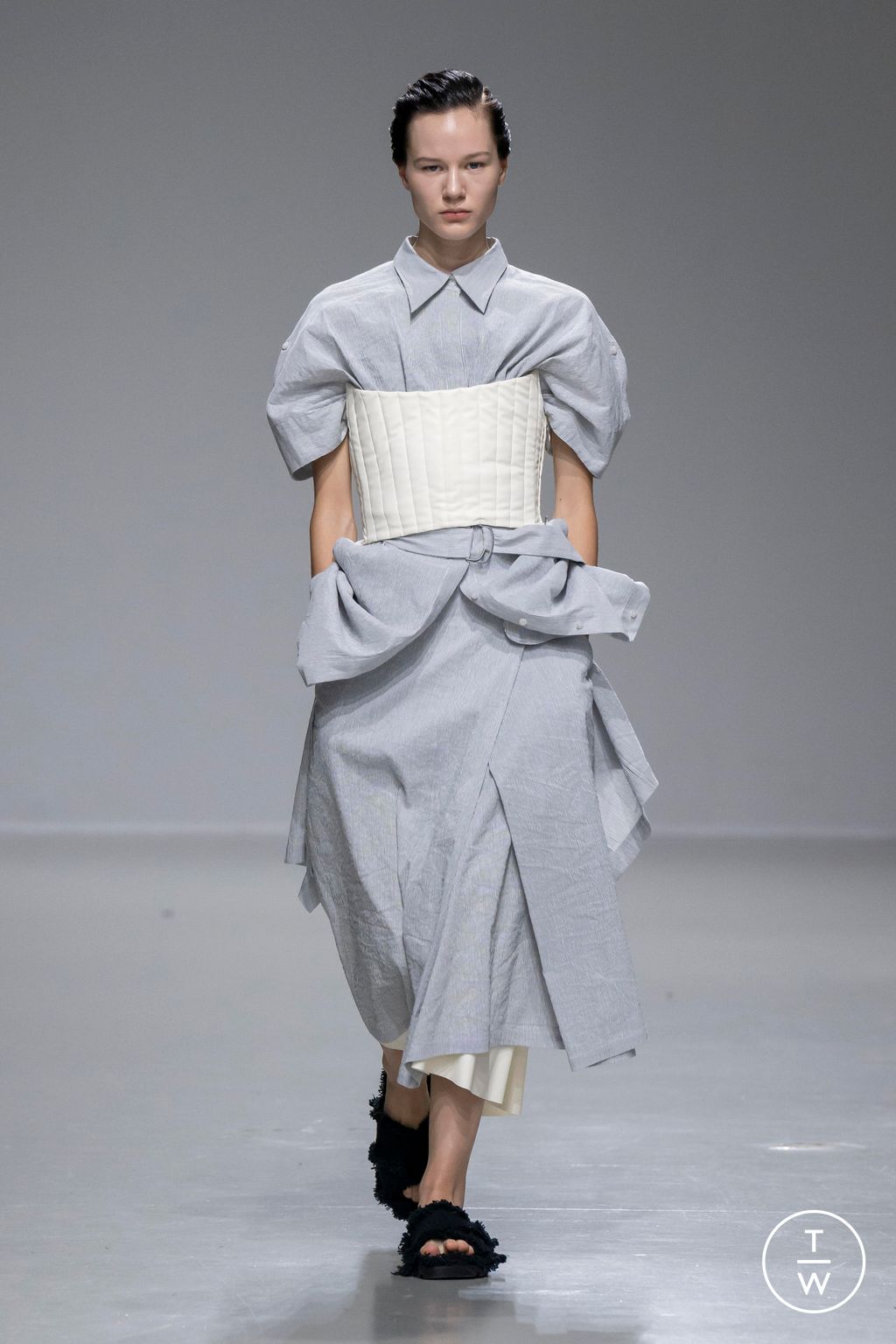 Fashion Week Paris Spring/Summer 2024 look 21 from the Dawei collection womenswear