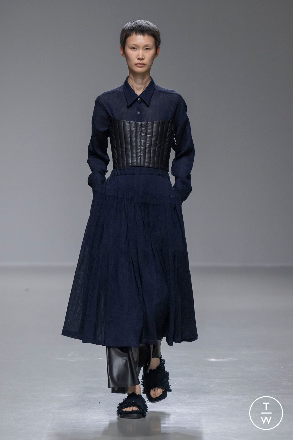 Fashion Week Paris Spring/Summer 2024 look 22 from the Dawei collection 女装