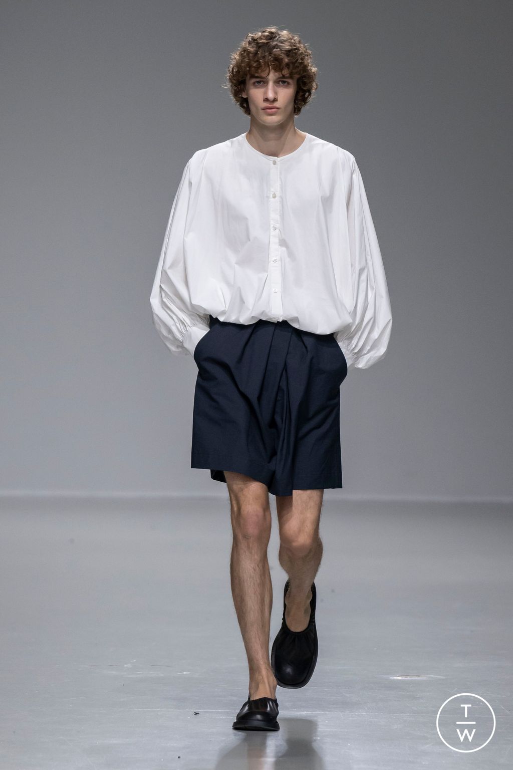 Fashion Week Paris Spring/Summer 2024 look 25 from the Dawei collection 女装