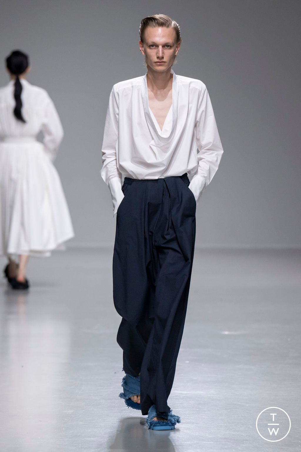 Fashion Week Paris Spring/Summer 2024 look 26 from the Dawei collection womenswear