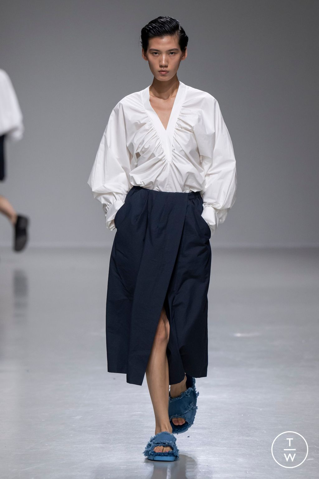 Fashion Week Paris Spring/Summer 2024 look 27 from the Dawei collection womenswear