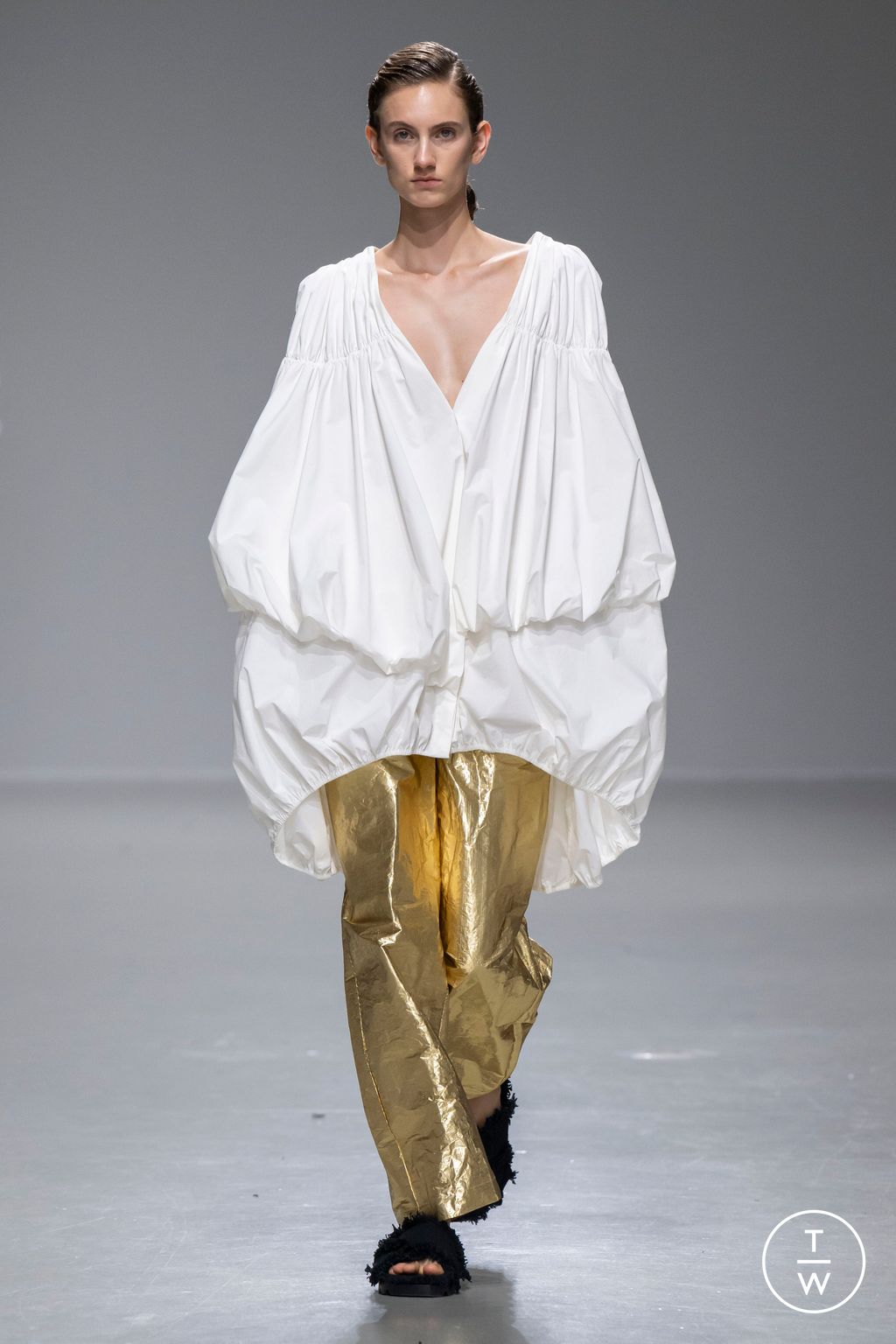 Fashion Week Paris Spring/Summer 2024 look 28 from the Dawei collection womenswear