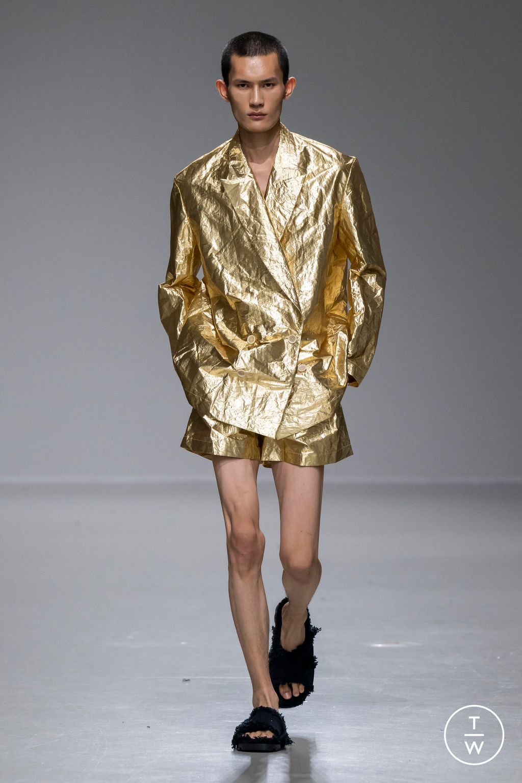 Fashion Week Paris Spring/Summer 2024 look 29 from the Dawei collection womenswear