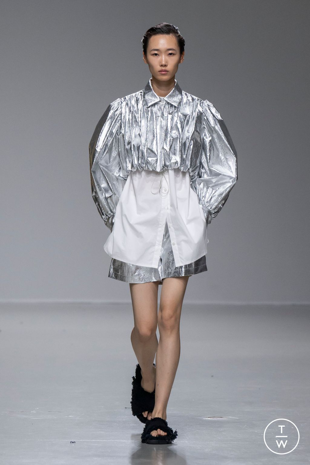 Fashion Week Paris Spring/Summer 2024 look 31 from the Dawei collection womenswear