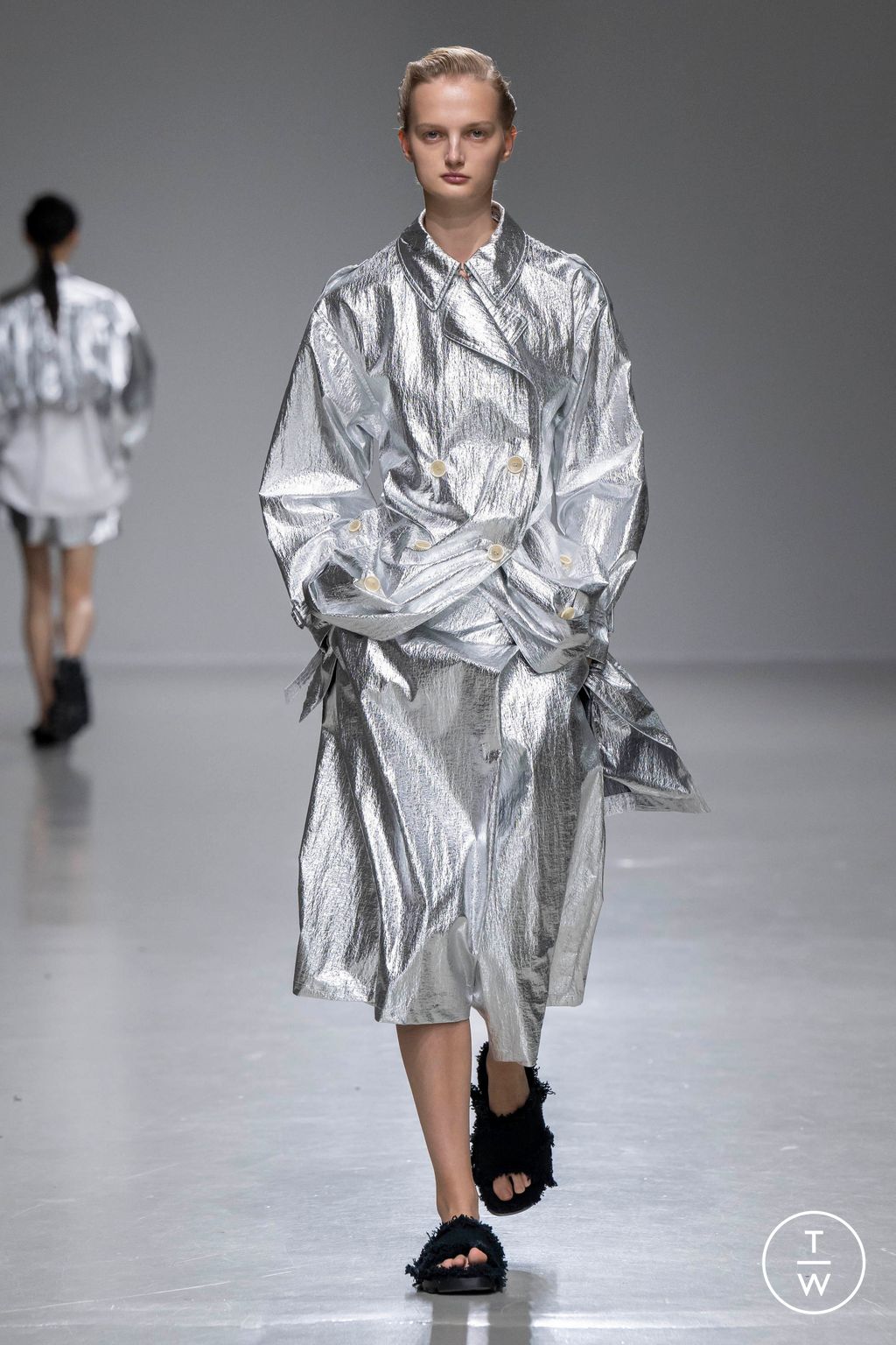 Fashion Week Paris Spring/Summer 2024 look 33 from the Dawei collection womenswear