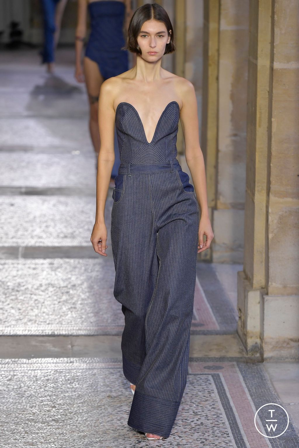 Fashion Week Paris Spring/Summer 2023 look 23 de la collection Monot womenswear