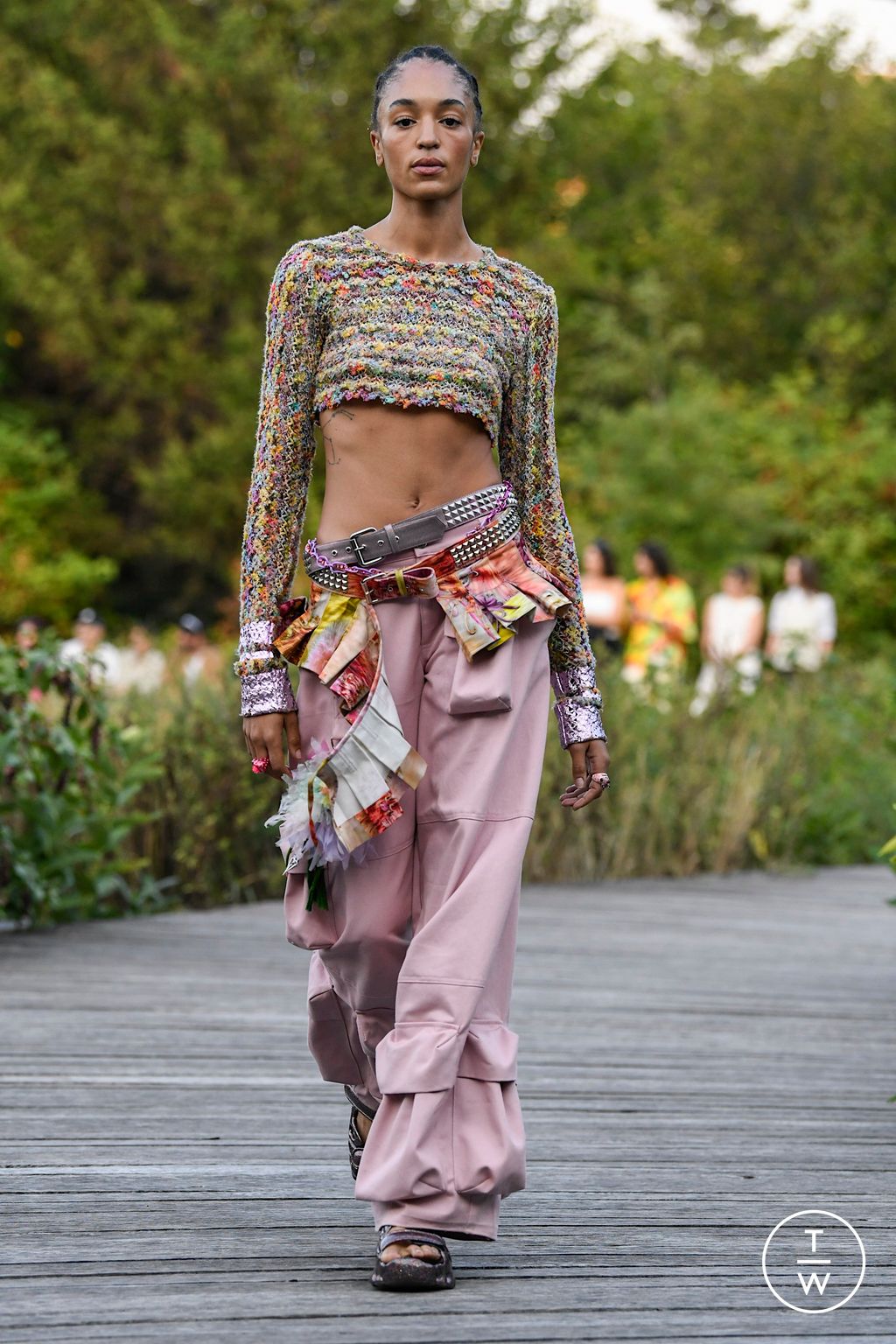 Fashion Week New York Spring/Summer 2023 look 25 de la collection Collina Strada womenswear