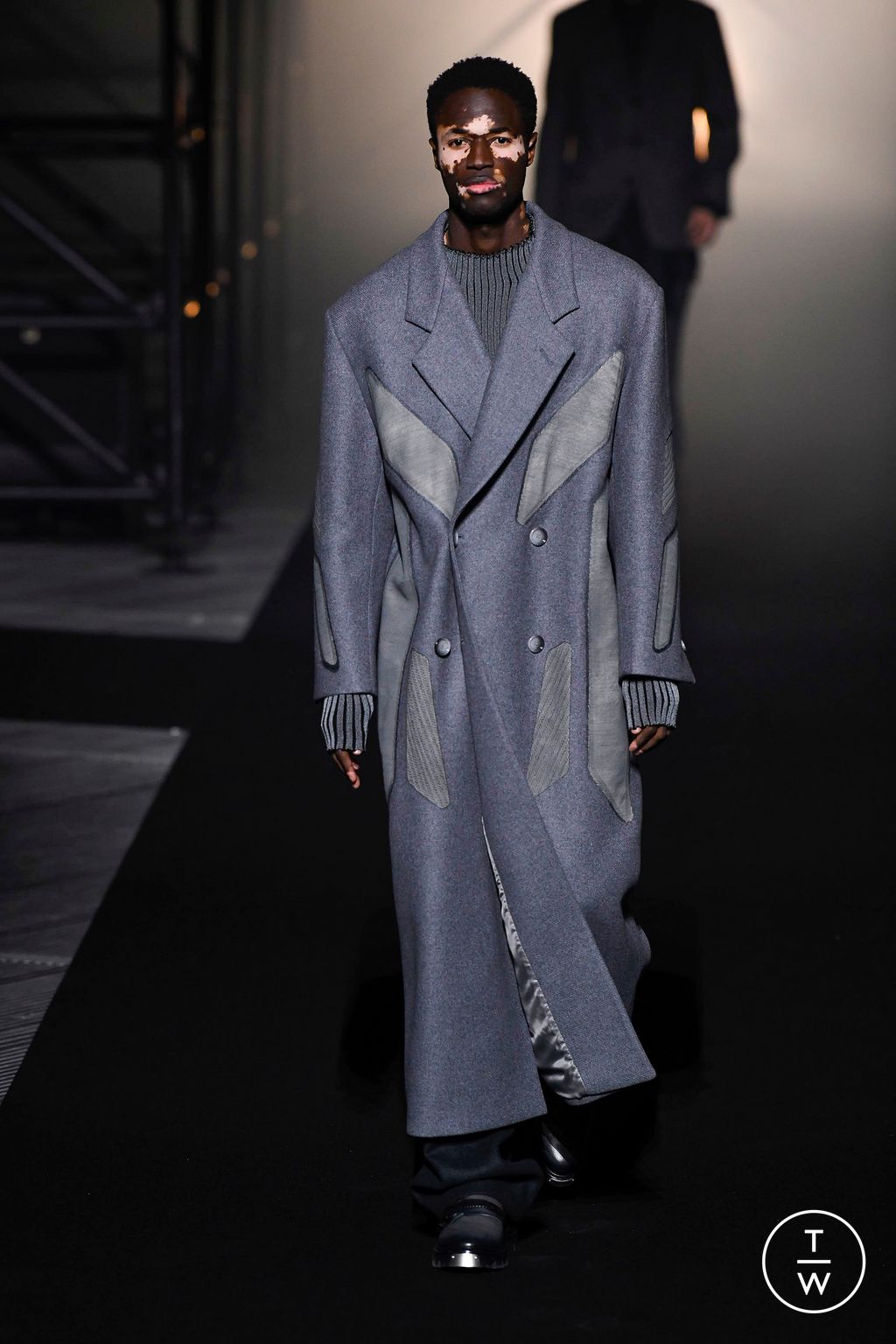 Fashion Week Milan Fall/Winter 2022 look 10 de la collection Boss womenswear