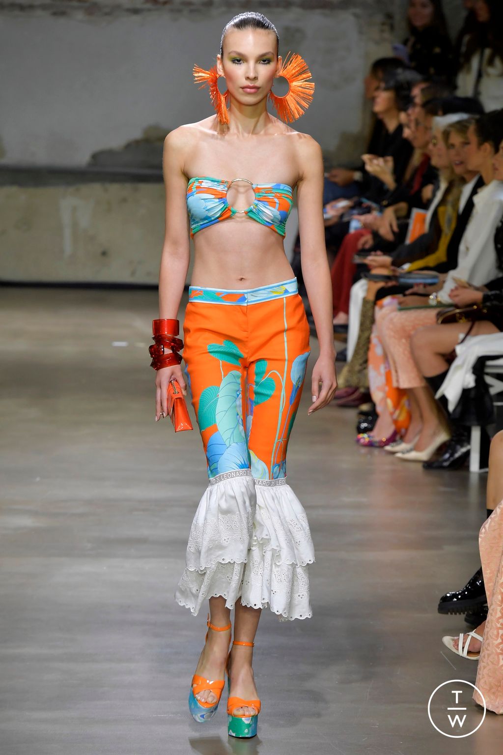 Fashion Week Paris Spring/Summer 2023 look 32 from the Leonard Paris collection womenswear