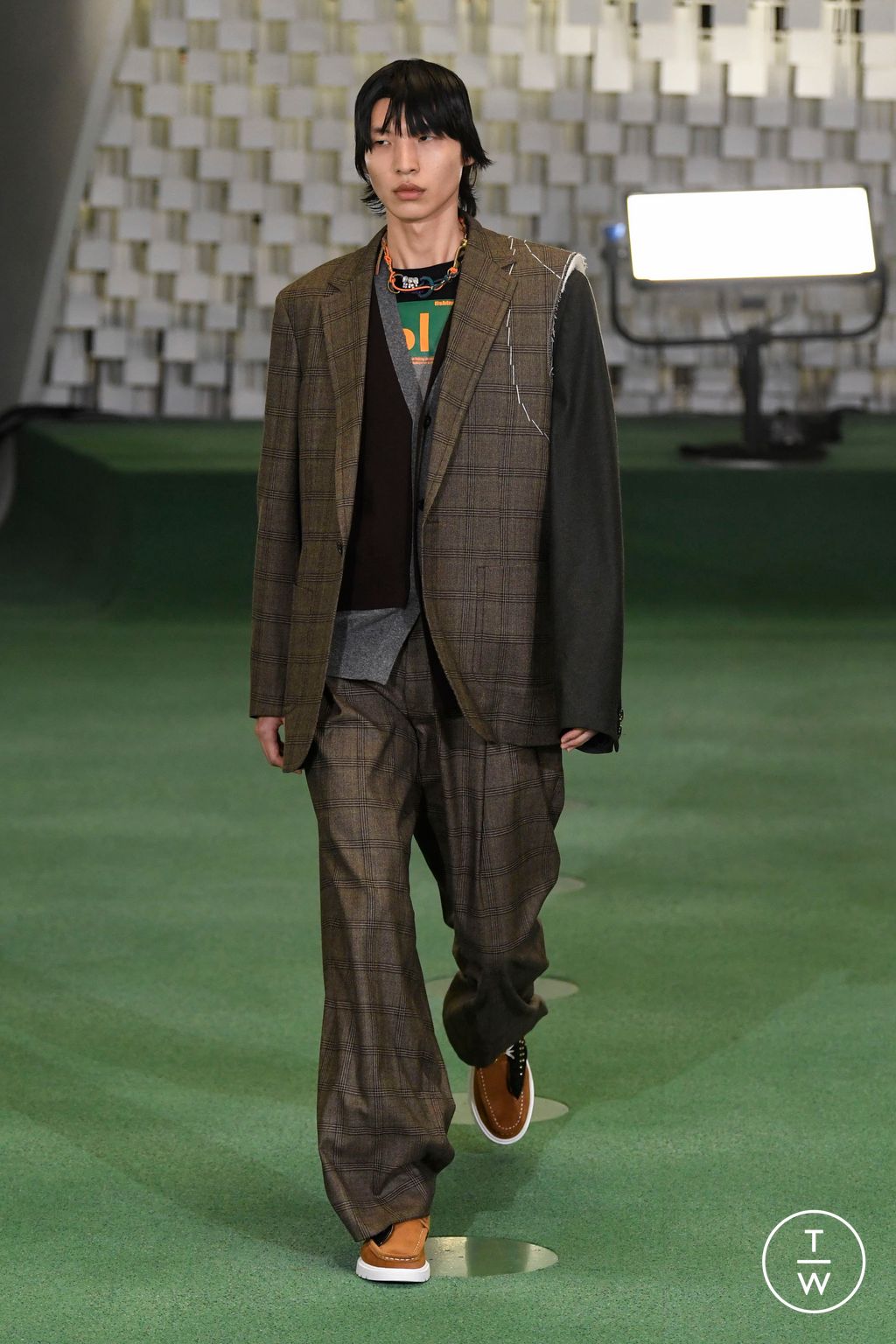 Fashion Week Paris Fall/Winter 2023 look 26 from the Kolor collection menswear