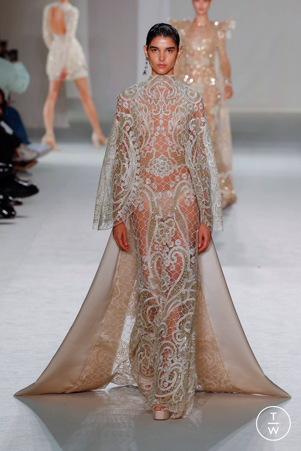 Fashion Week Paris Spring/Summer 2023 look 19 from the Elie Saab collection couture