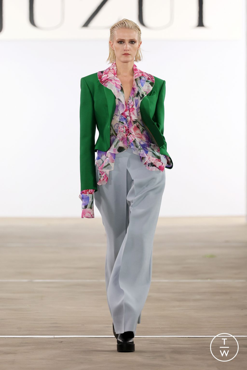 Fashion Week New York Fall/Winter 2024 look 45 from the Juzui collection 女装