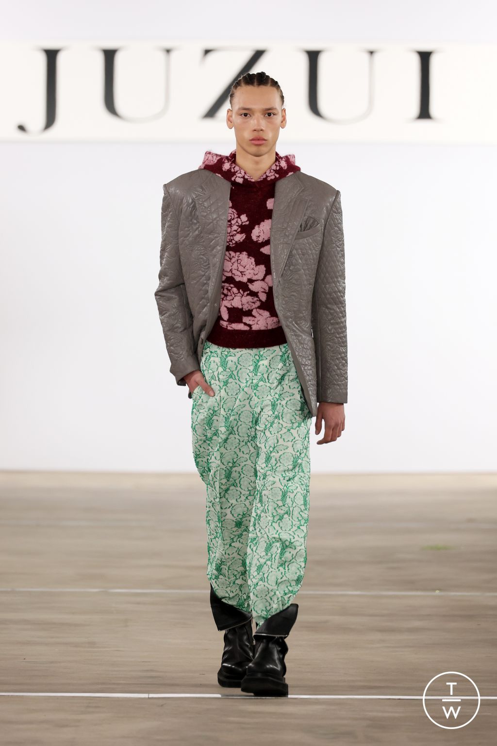 Fashion Week New York Fall/Winter 2024 look 40 from the Juzui collection 女装