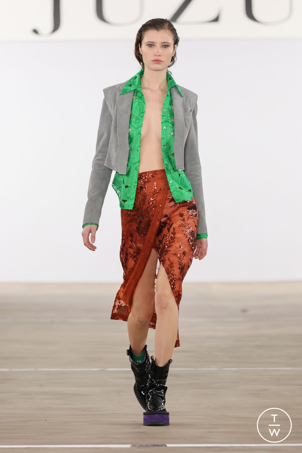 Fashion Week New York Fall/Winter 2024 look 24 from the Juzui collection 女装