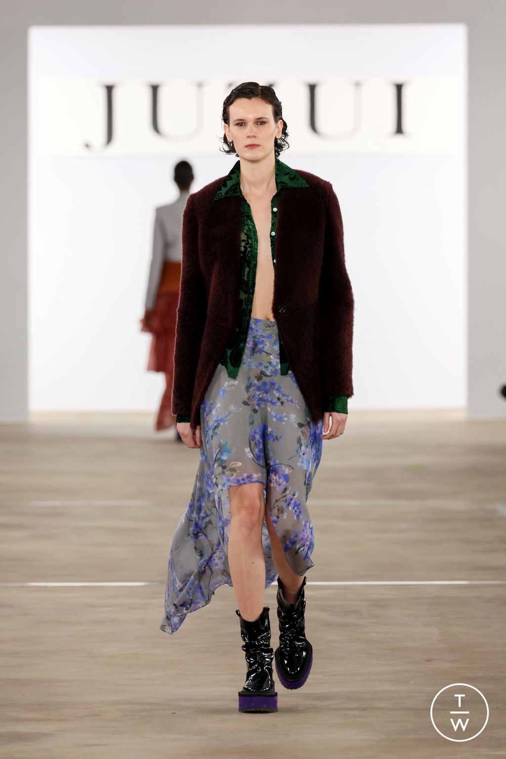 Fashion Week New York Fall/Winter 2024 look 23 from the Juzui collection 女装