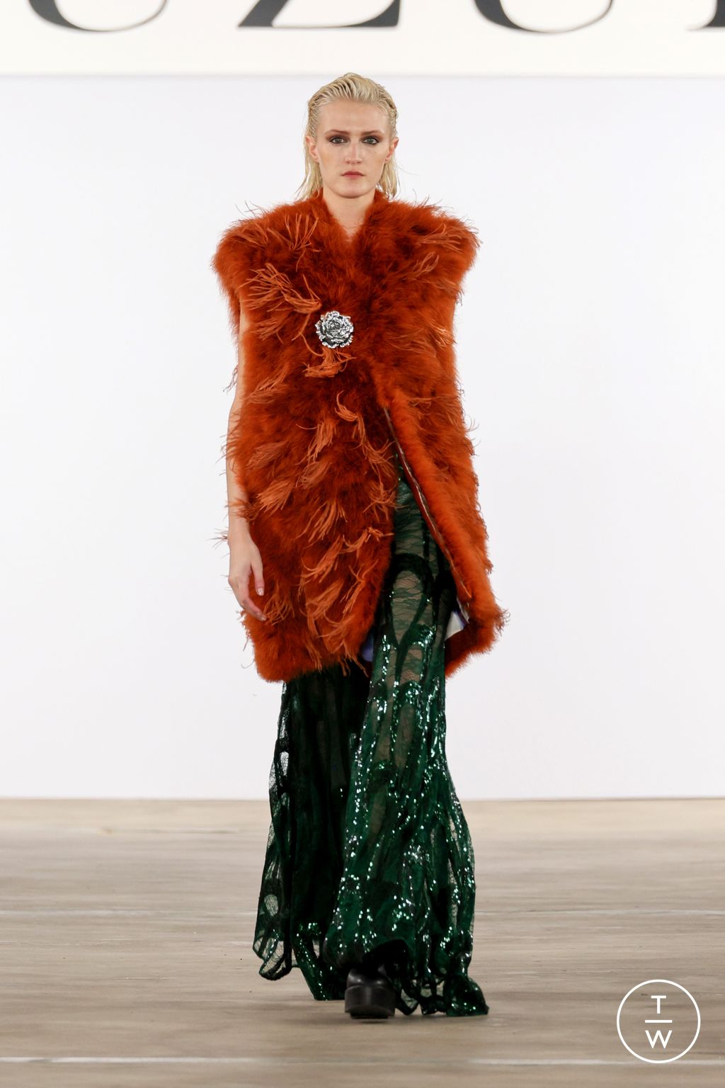 Fashion Week New York Fall/Winter 2024 look 22 from the Juzui collection 女装