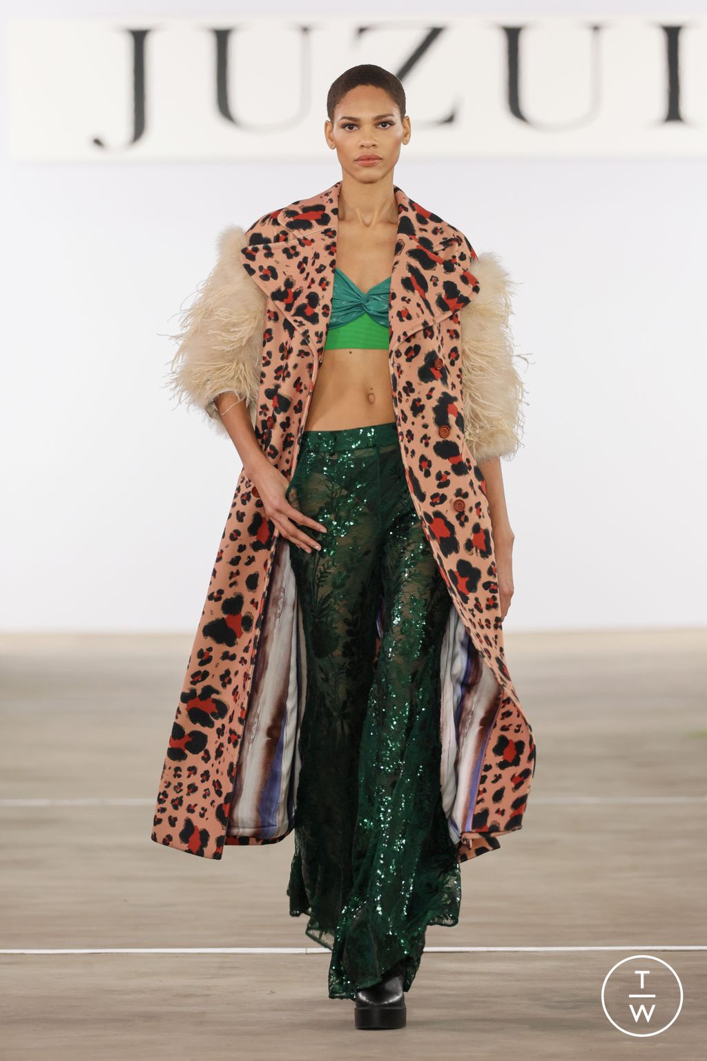 Fashion Week New York Fall/Winter 2024 look 19 de la collection Juzui womenswear