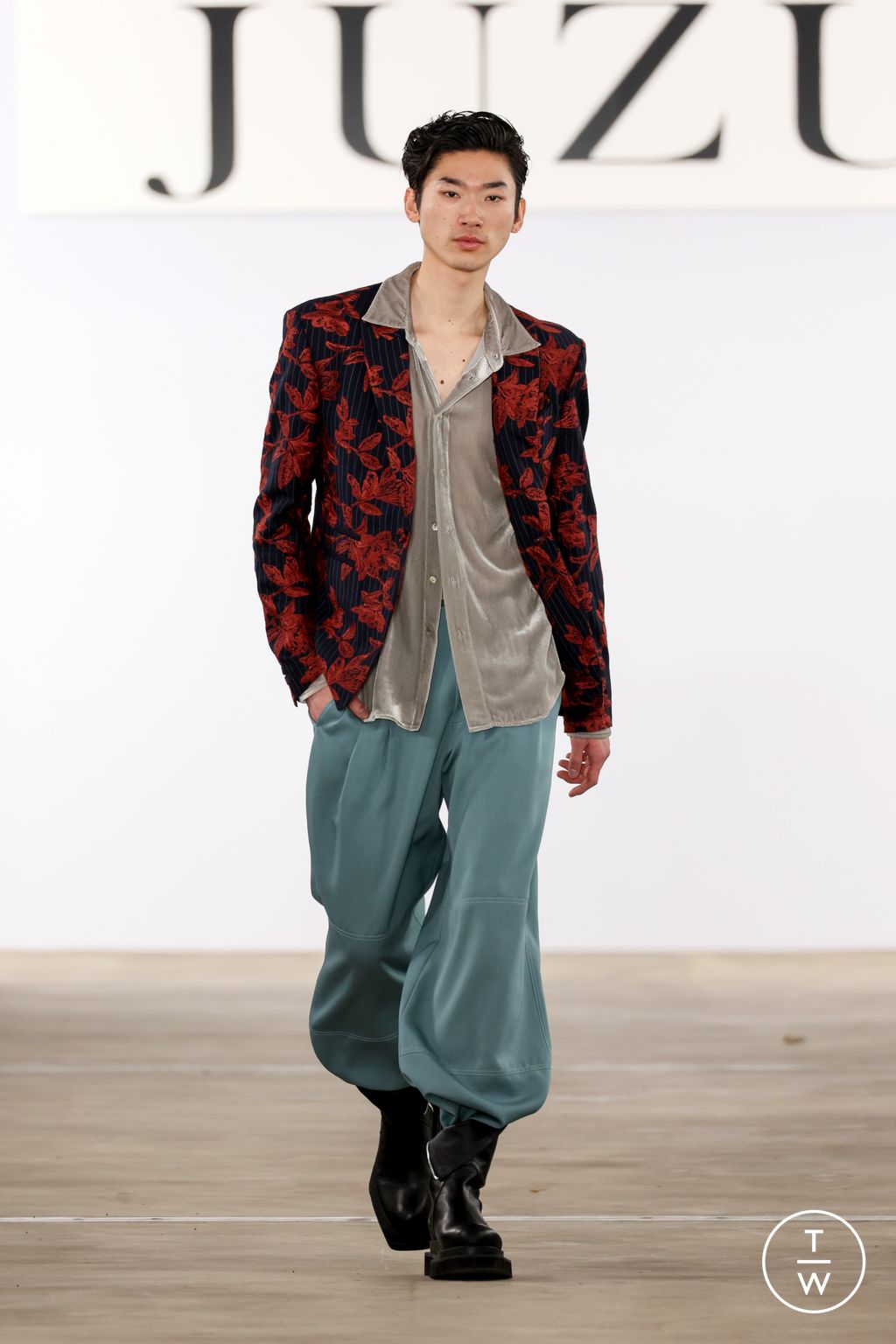 Fashion Week New York Fall/Winter 2024 look 14 from the Juzui collection womenswear
