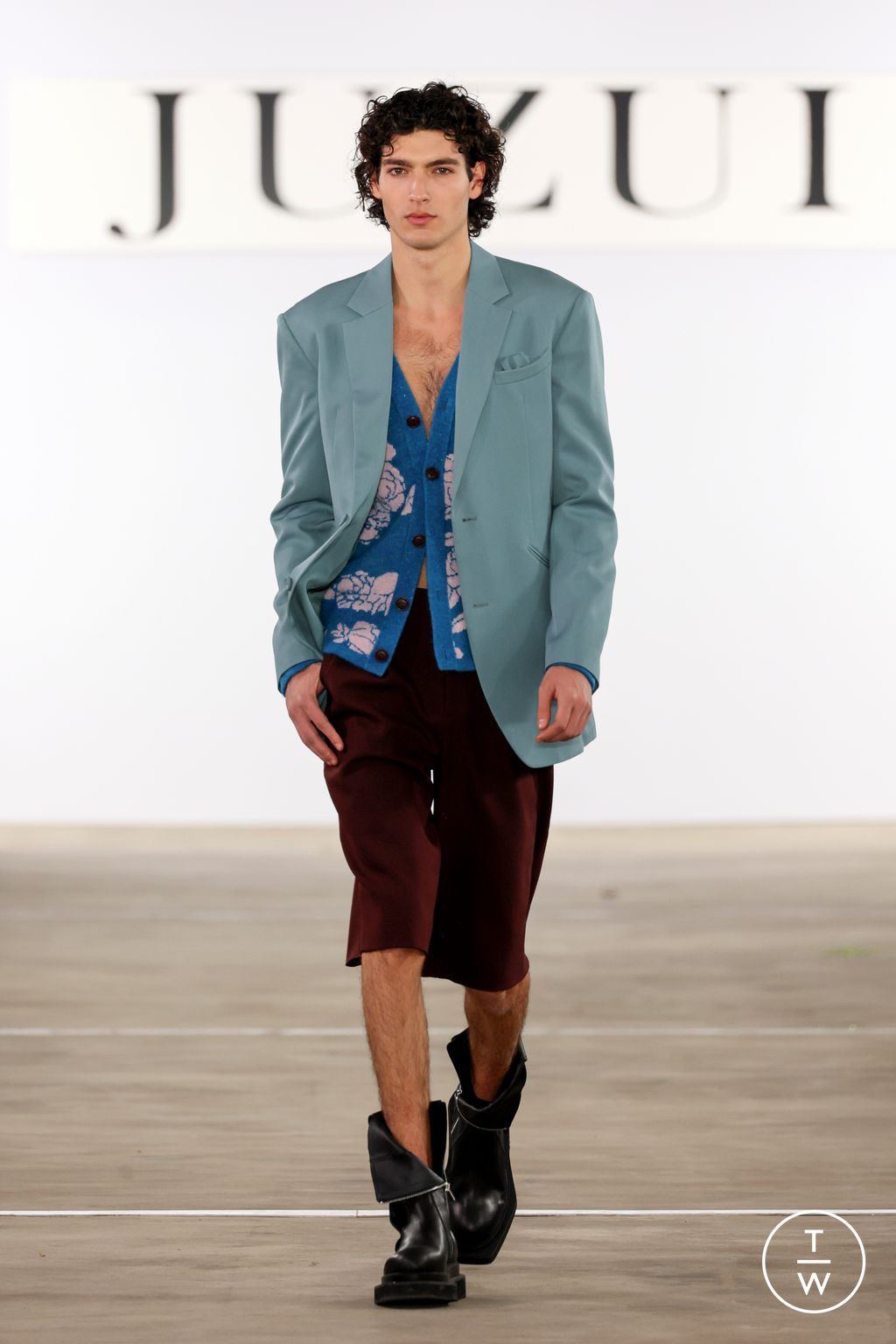 Fashion Week New York Fall/Winter 2024 look 7 from the Juzui collection 女装