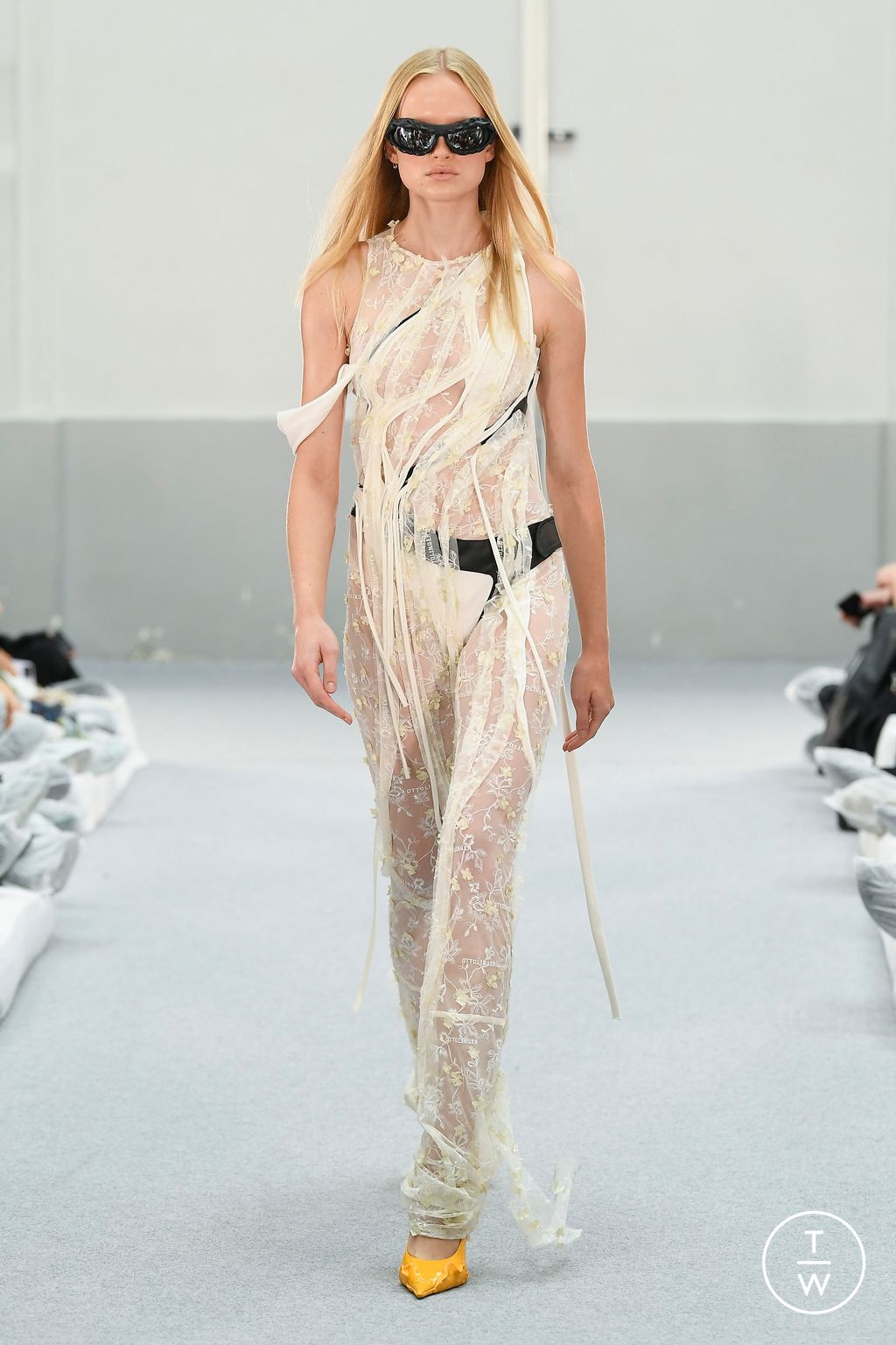Fashion Week Paris Spring/Summer 2023 look 33 from the Ottolinger collection 女装