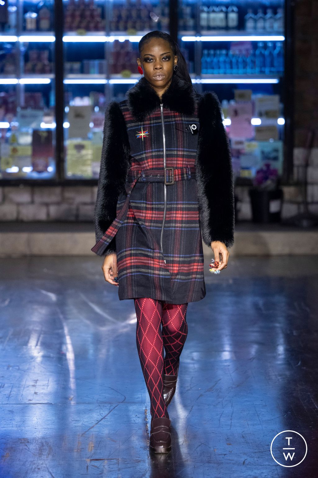 Fashion Week London Fall/Winter 2024 look 10 from the Sinead Gorey collection 女装