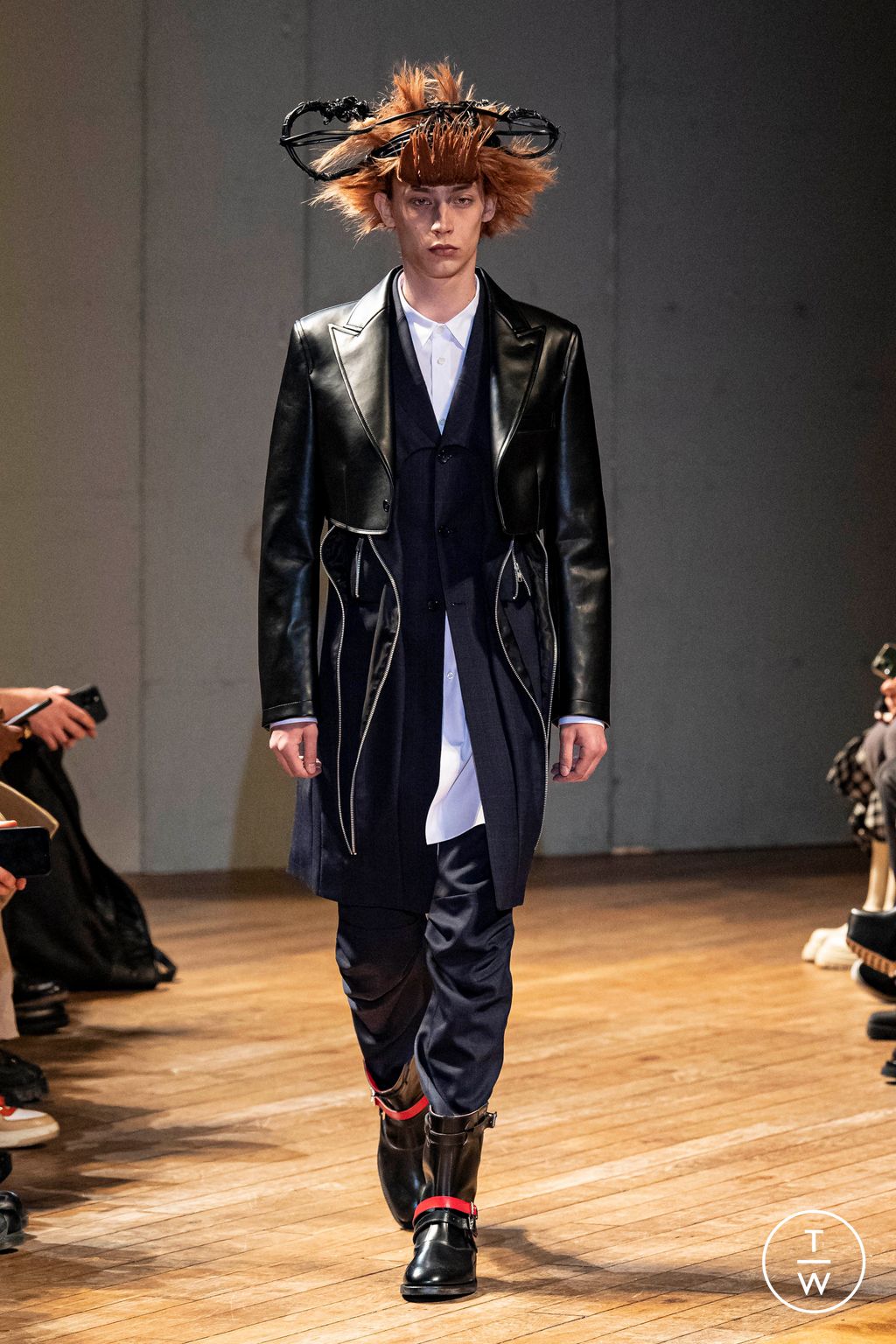 Fashion Week Paris Fall/Winter 2023 look 28 from the Comme des Garçons Homme Plus collection menswear