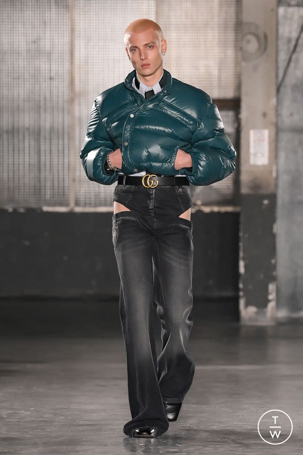 Fashion Week Paris Fall/Winter 2023 look 21 from the EGONlab collection 男装