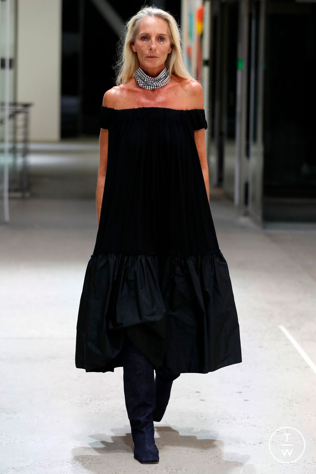 Fashion Week Paris Spring/Summer 2023 look 24 from the AZ Factory collection womenswear