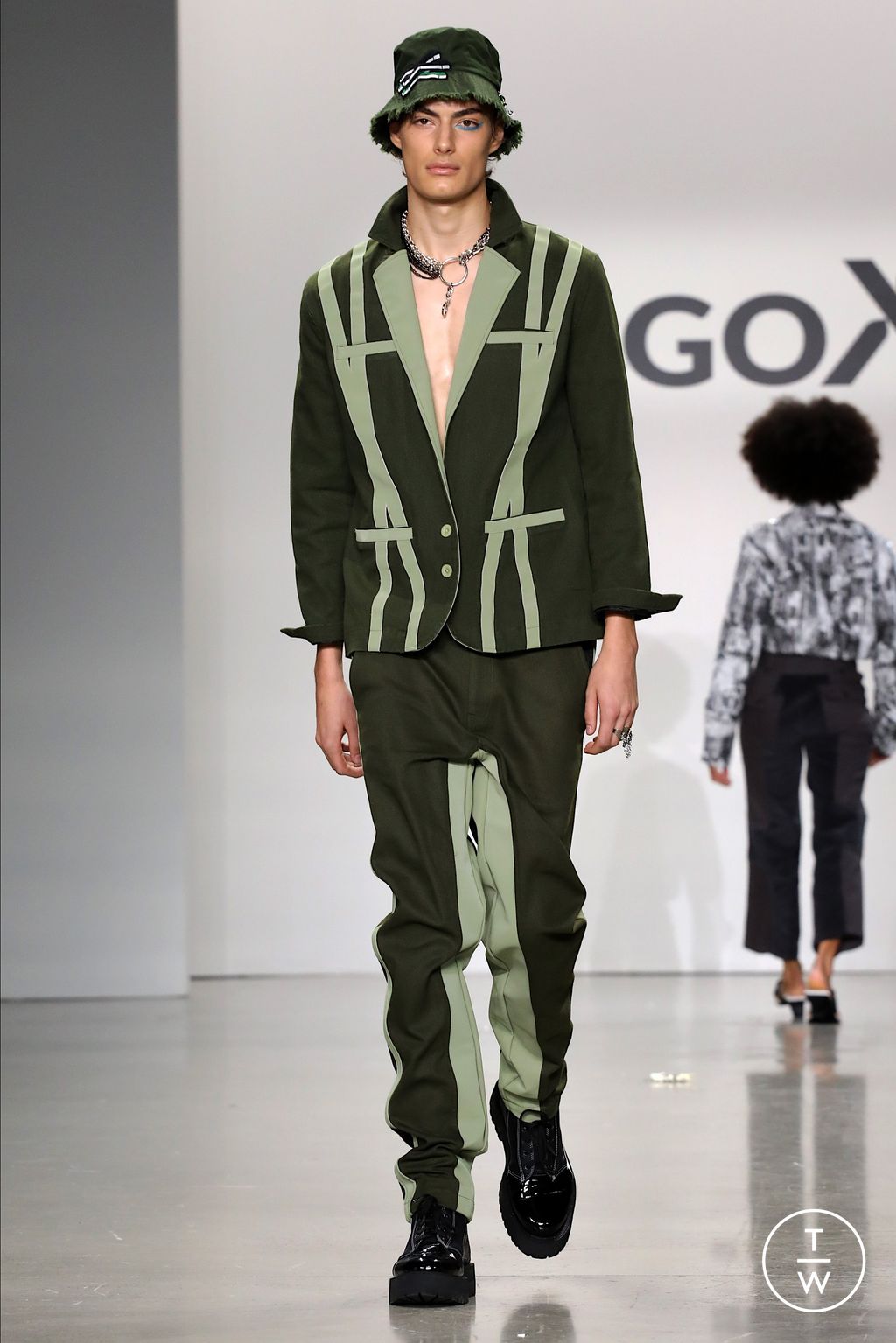 Fashion Week New York Spring/Summer 2023 look 27 from the Erigo collection 女装