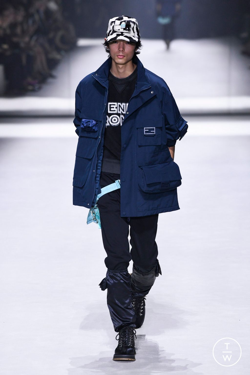 Fashion Week New York Resort 2023 look 31 from the Fendi collection 女装